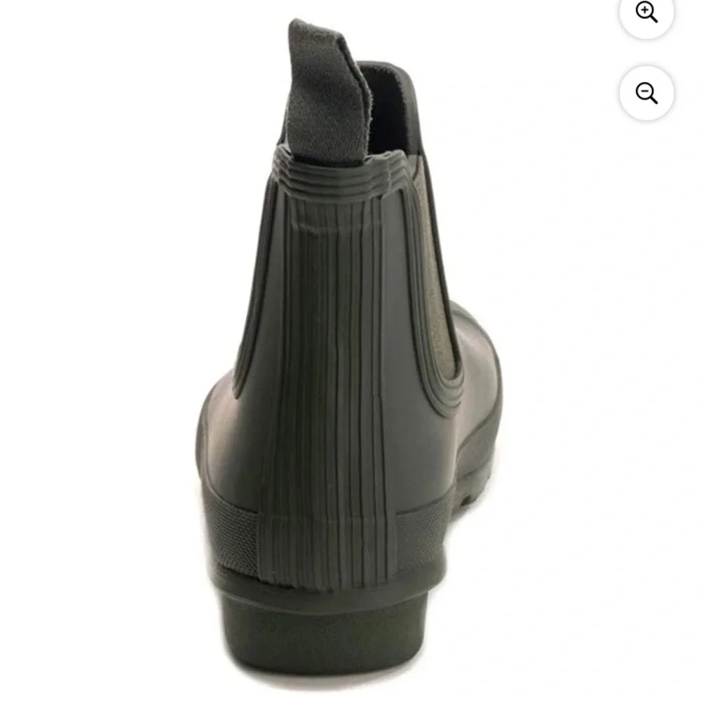 Hunter Short original Chelsea Boot in dark olive size 7 NWT - Picture 3 of 7
